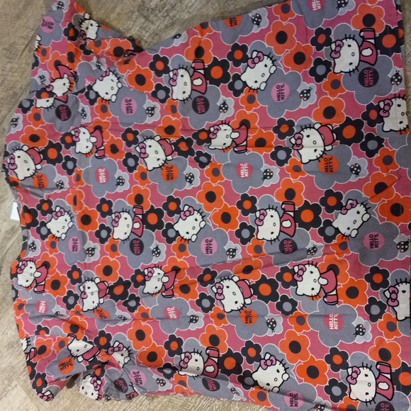 Hello Kitty flower theme print scrub top - Picture 5 of 6